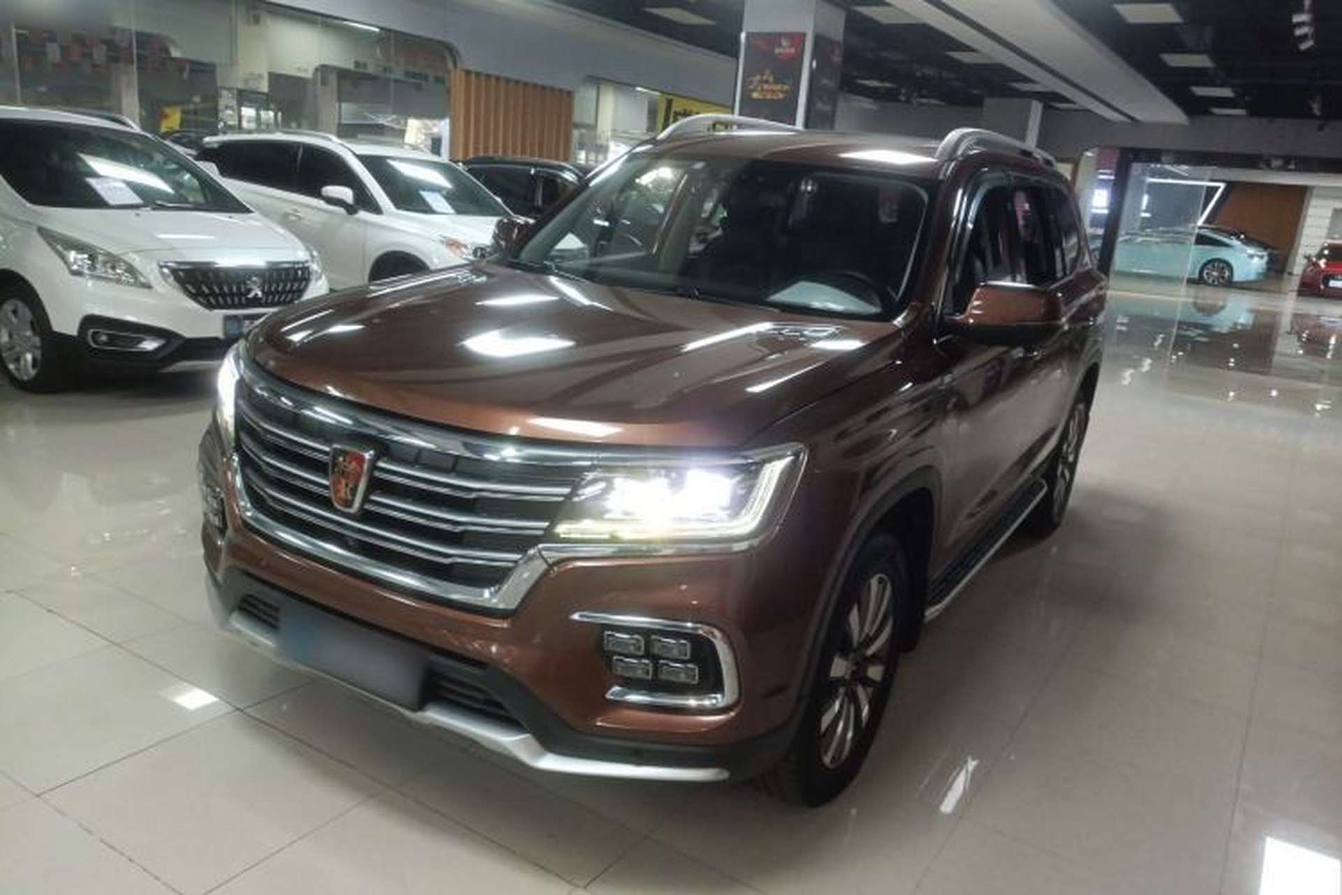 Used Roewe RX8 2018 30T Smart Connectivity Four-Wheel Drive Flagship Edition Front Left 45 Deg
