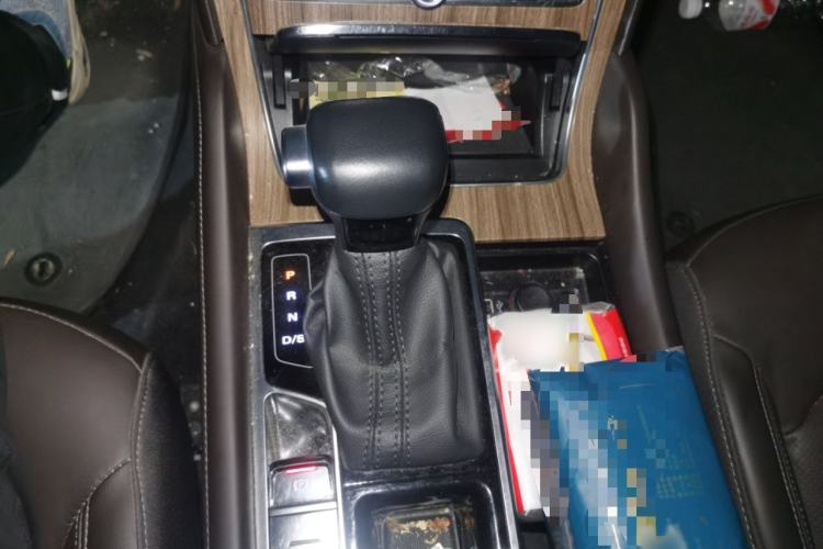 Used Roewe RX8 2018 30T Smart Connectivity Two-Wheel Drive Supreme Edition Gear Lever