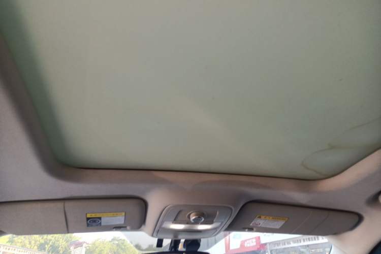 Used Roewe RX8 2018 30T Smart Connectivity Four-Wheel Drive Flagship Edition Headliner