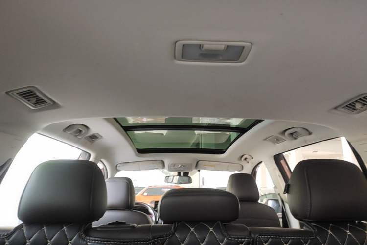 Used Roewe RX8 2018 30T Smart Connectivity Four-Wheel Drive Flagship Edition Headliner