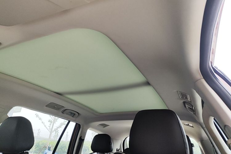 Used Roewe RX8 2018 30T Smart Connectivity Two-Wheel Drive Flagship Edition Headliner