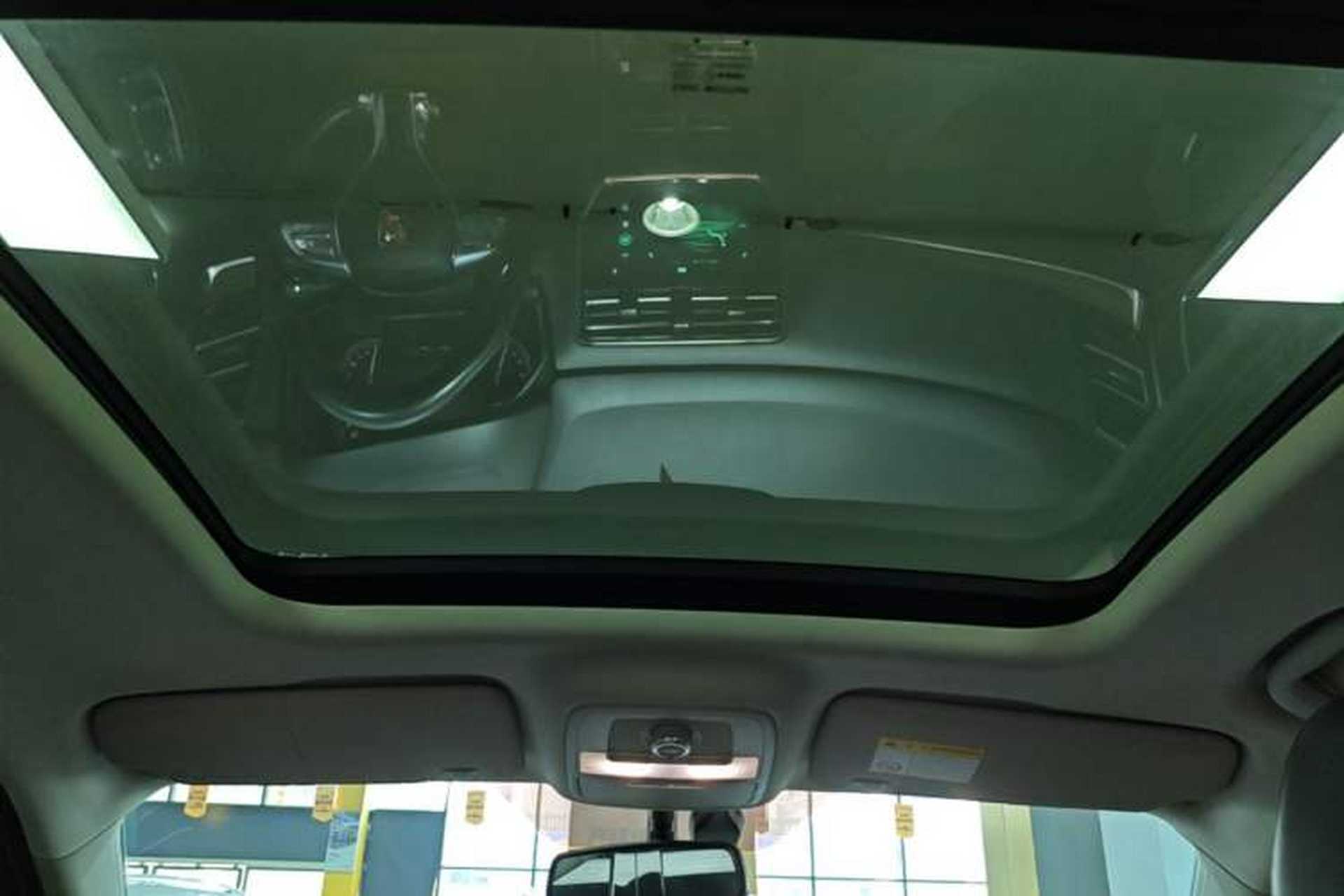 Used Roewe RX8 2018 30T Smart Connectivity Two-Wheel Drive Flagship Edition Headliner