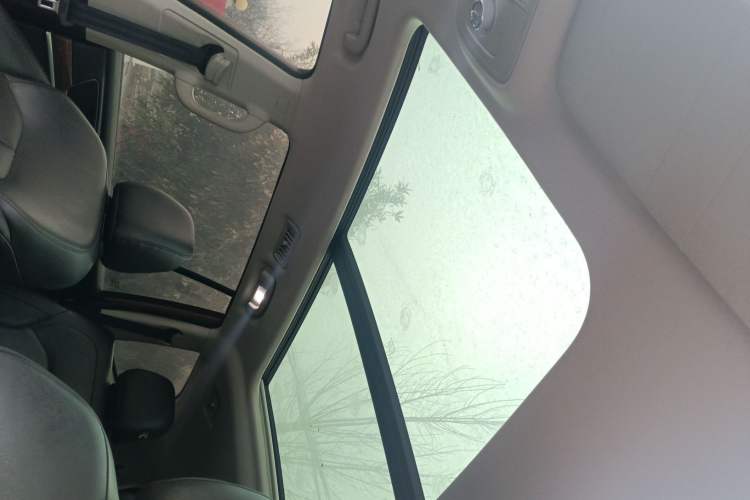 Used Roewe RX8 2018 30T Smart Connectivity Two-Wheel Drive Flagship Edition Headliner