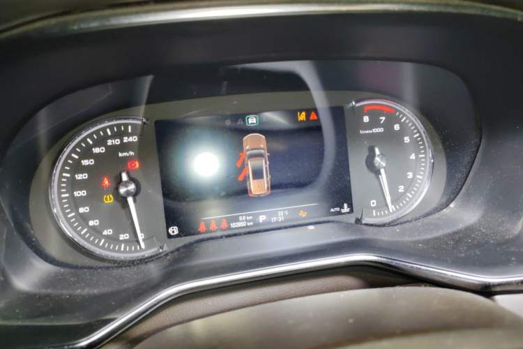 Used Roewe RX8 2018 30T Smart Connectivity All-Wheel Drive Supreme Edition Instrument Cluster