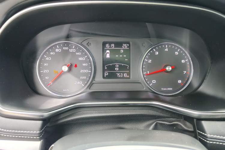 Used Roewe RX8 2018 30T Two-Wheel Drive Flagship Edition Instrument Cluster