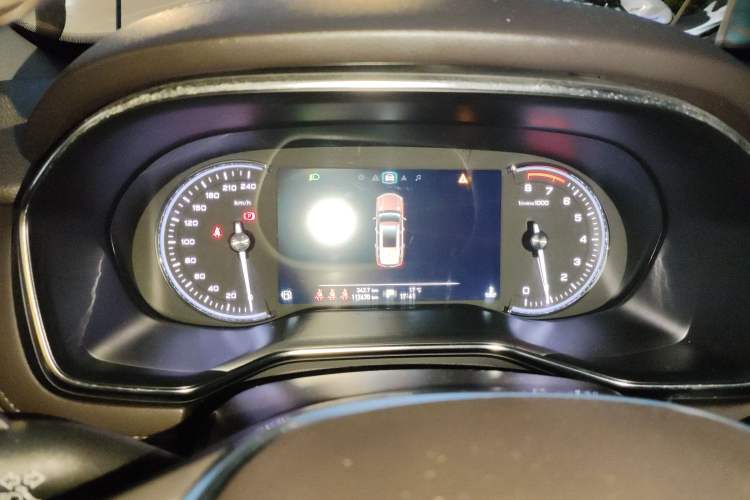Used Roewe RX8 2018 30T Smart Connectivity Two-Wheel Drive Flagship Edition Instrument Cluster