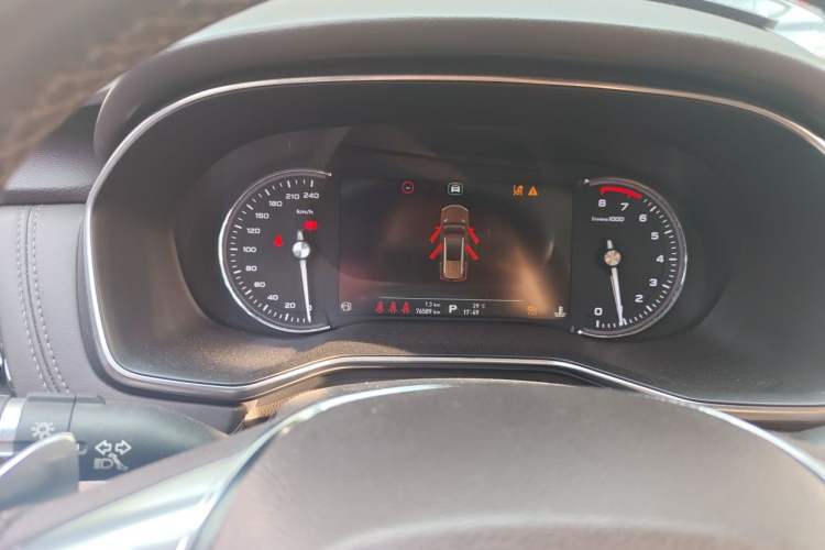 Used Roewe RX8 2018 30T Smart Connectivity Two-Wheel Drive Supreme Edition Instrument Cluster