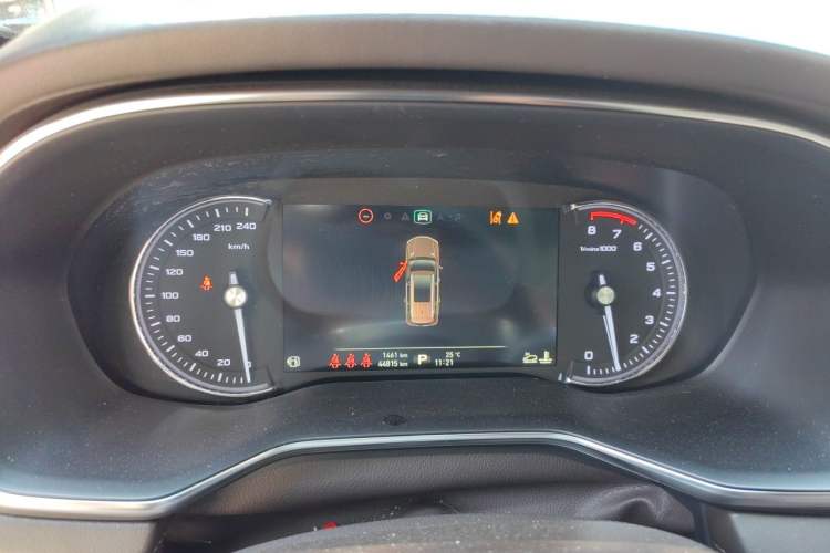 Used Roewe RX8 2018 30T Smart Connectivity All-Wheel Drive Supreme Edition Instrument Cluster