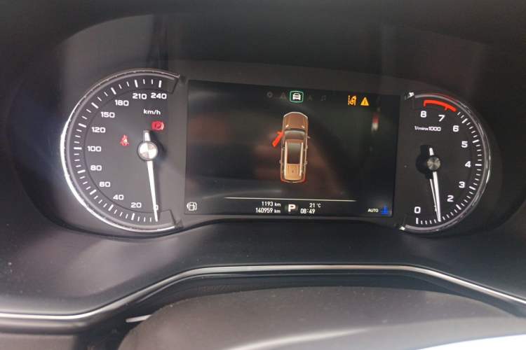 Used Roewe RX8 2018 30T Smart Connectivity All-Wheel Drive Supreme Edition Instrument Cluster