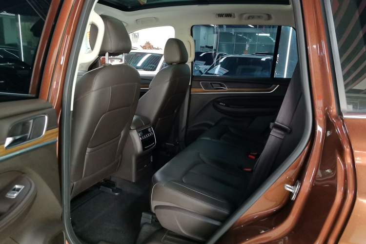 Used Roewe RX8 2018 30T Smart Connectivity All-Wheel Drive Supreme Edition Interior 1