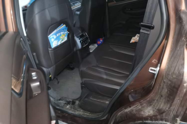 Used Roewe RX8 2018 30T Smart Connectivity Two-Wheel Drive Supreme Edition Interior 4