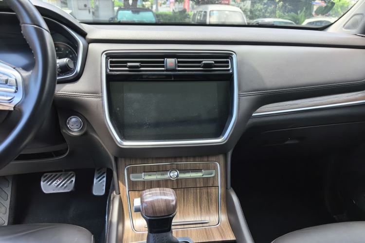 Used Roewe RX8 2018 30T Smart Connectivity Two-Wheel Drive Flagship Edition Interior 4