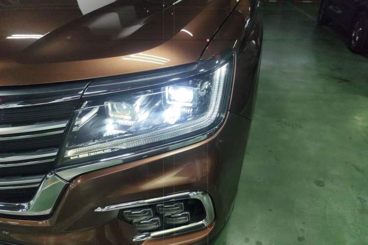 Used Roewe RX8 2018 30T Smart Connectivity Two-Wheel Drive Flagship Edition Left Front Headlight