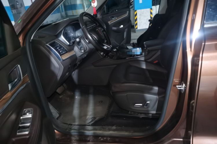 Used Roewe RX8 2018 30T Smart Connectivity Two-Wheel Drive Supreme Edition Left Front Seat