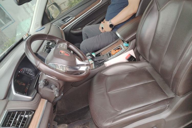 Used Roewe RX8 2018 30T Smart Connectivity Two-Wheel Drive Flagship Edition Left Front Seat