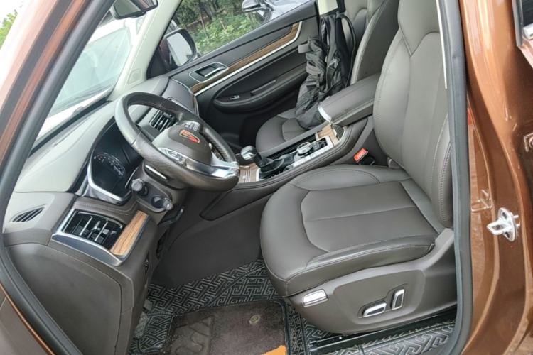 Used Roewe RX8 2018 30T Smart Connectivity All-Wheel Drive Supreme Edition Left Front Seat