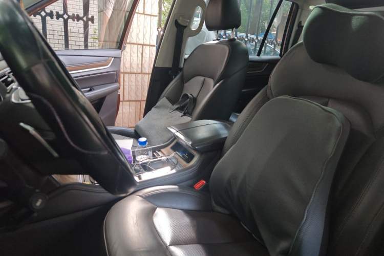 Used Roewe RX8 2018 30T Smart Connectivity Two-Wheel Drive Flagship Edition Left Front Seat