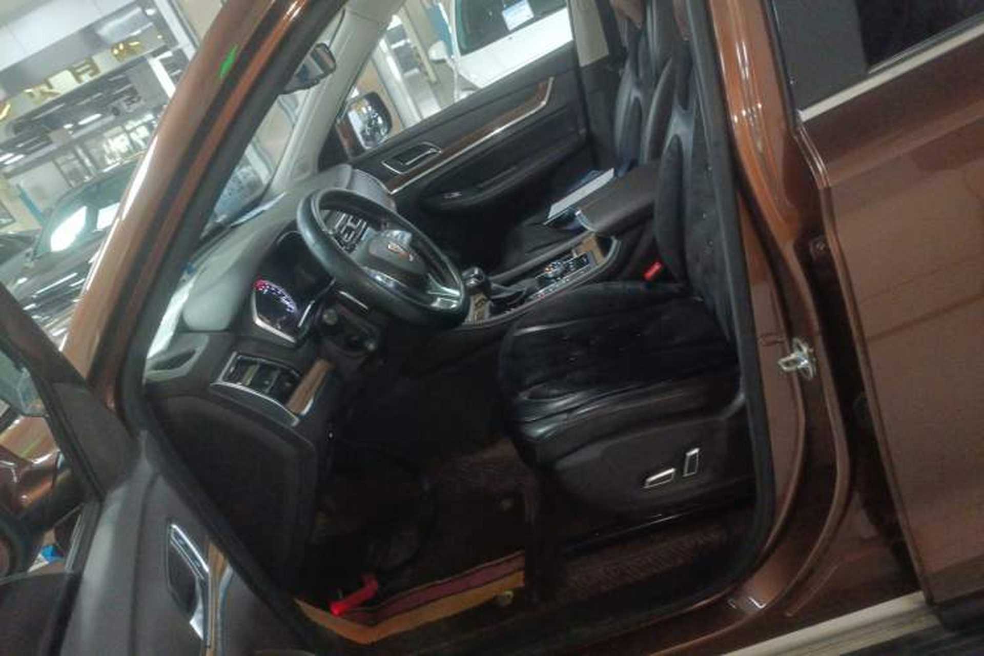 Used Roewe RX8 2018 30T Smart Connectivity Four-Wheel Drive Flagship Edition Left Front Seat