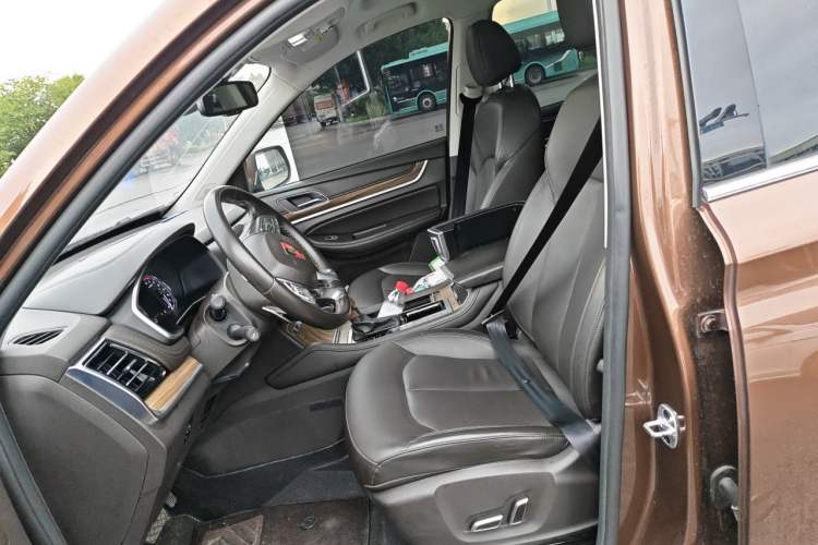 Used Roewe RX8 2018 30T Smart Connectivity Two-Wheel Drive Supreme Edition Left Front Seat