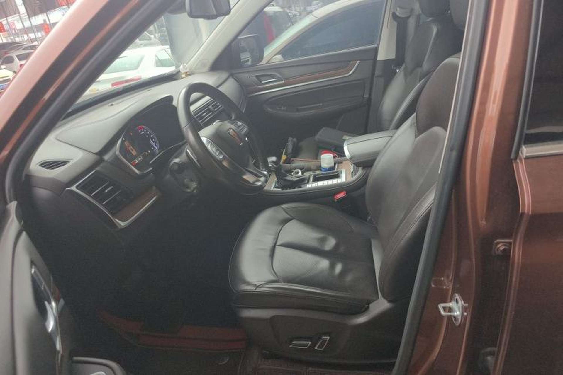 Used Roewe RX8 2018 30T Smart Connectivity Two-Wheel Drive Supreme Edition Left Front Seat