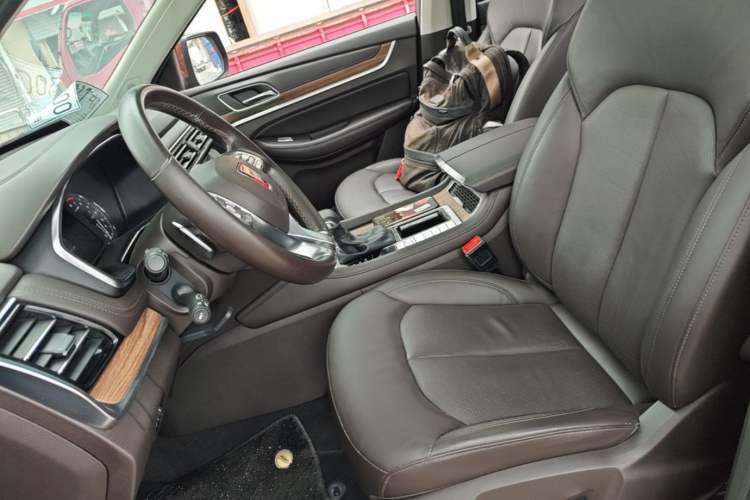 Used Roewe RX8 2018 30T Smart Connectivity Two-Wheel Drive Supreme Edition Left Front Seat