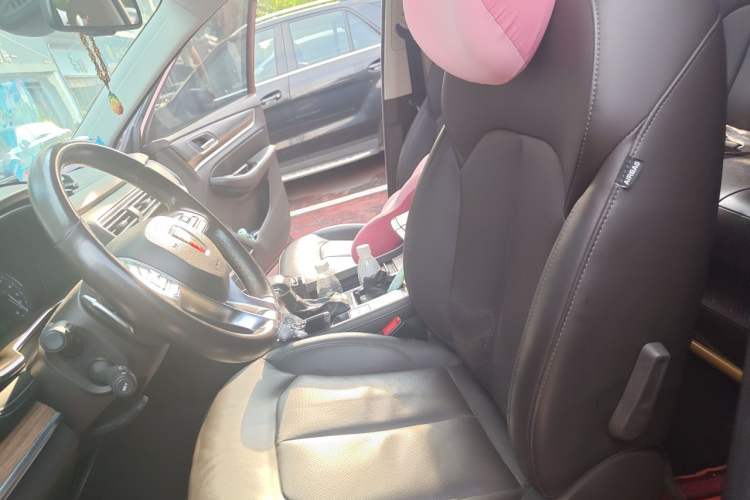 Used Roewe RX8 2018 30T Smart Connectivity Two-Wheel Drive Supreme Edition Left Front Seat