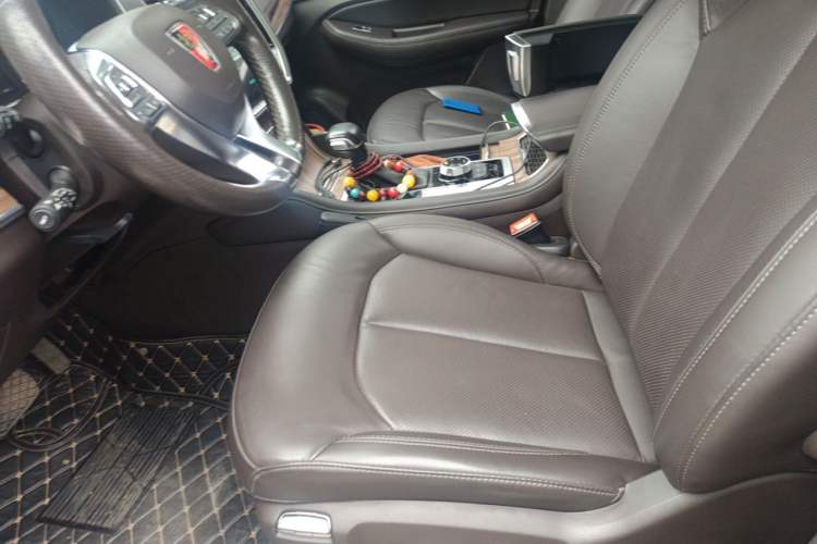 Used Roewe RX8 2018 30T Smart Connectivity All-Wheel Drive Supreme Edition Left Front Seat