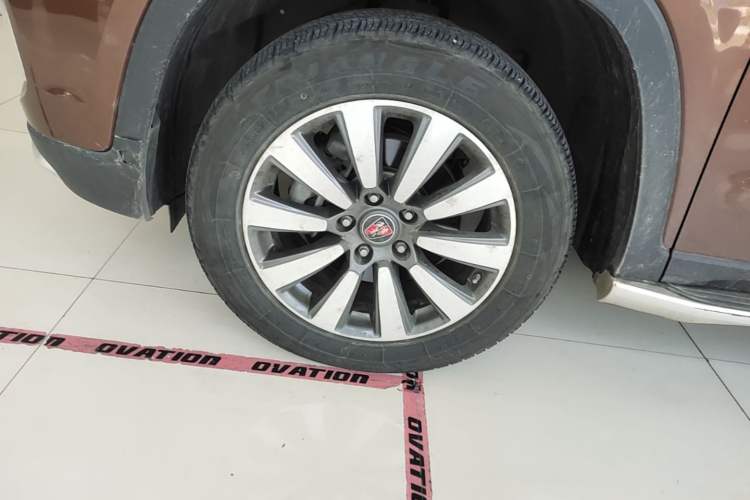 Used Roewe RX8 2018 30T Smart Connectivity Four-Wheel Drive Flagship Edition Left Front Wheel Hub