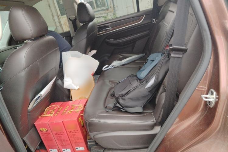 Used Roewe RX8 2018 30T Smart Connectivity Two-Wheel Drive Flagship Edition Left Rear Seat