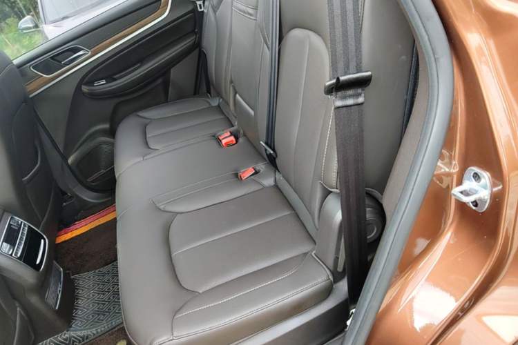 Used Roewe RX8 2018 30T Smart Connectivity All-Wheel Drive Supreme Edition Left Rear Seat