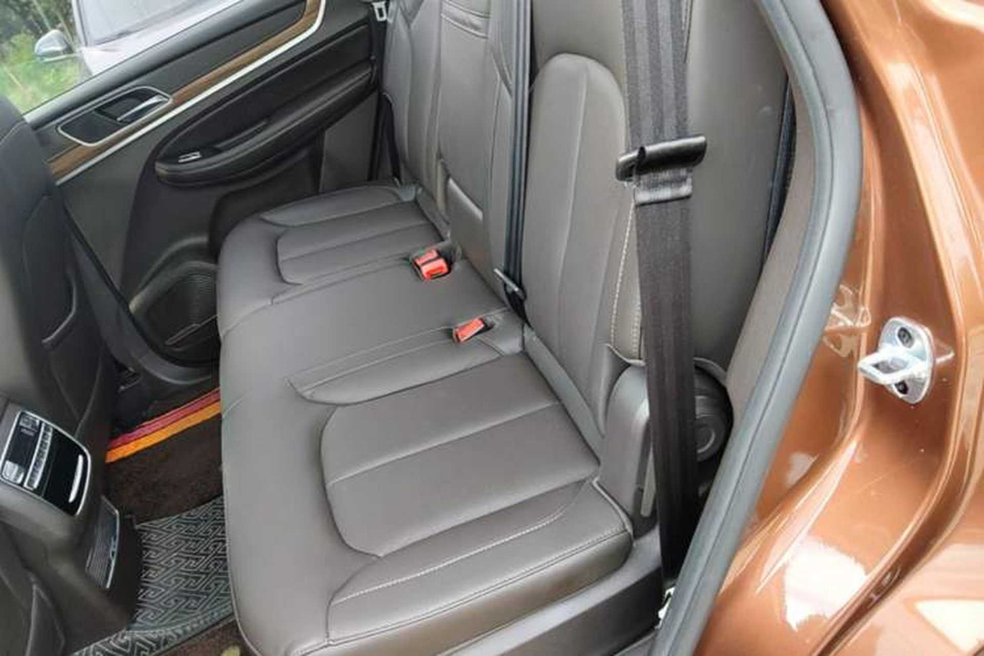 Used Roewe RX8 2018 30T Smart Connectivity All-Wheel Drive Supreme Edition Left Rear Seat