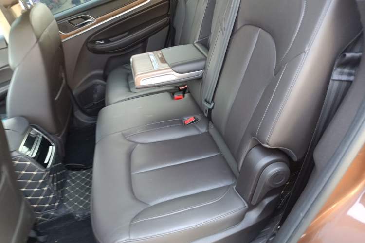 Used Roewe RX8 2018 30T Smart Connectivity Four-Wheel Drive Flagship Edition Left Rear Seat