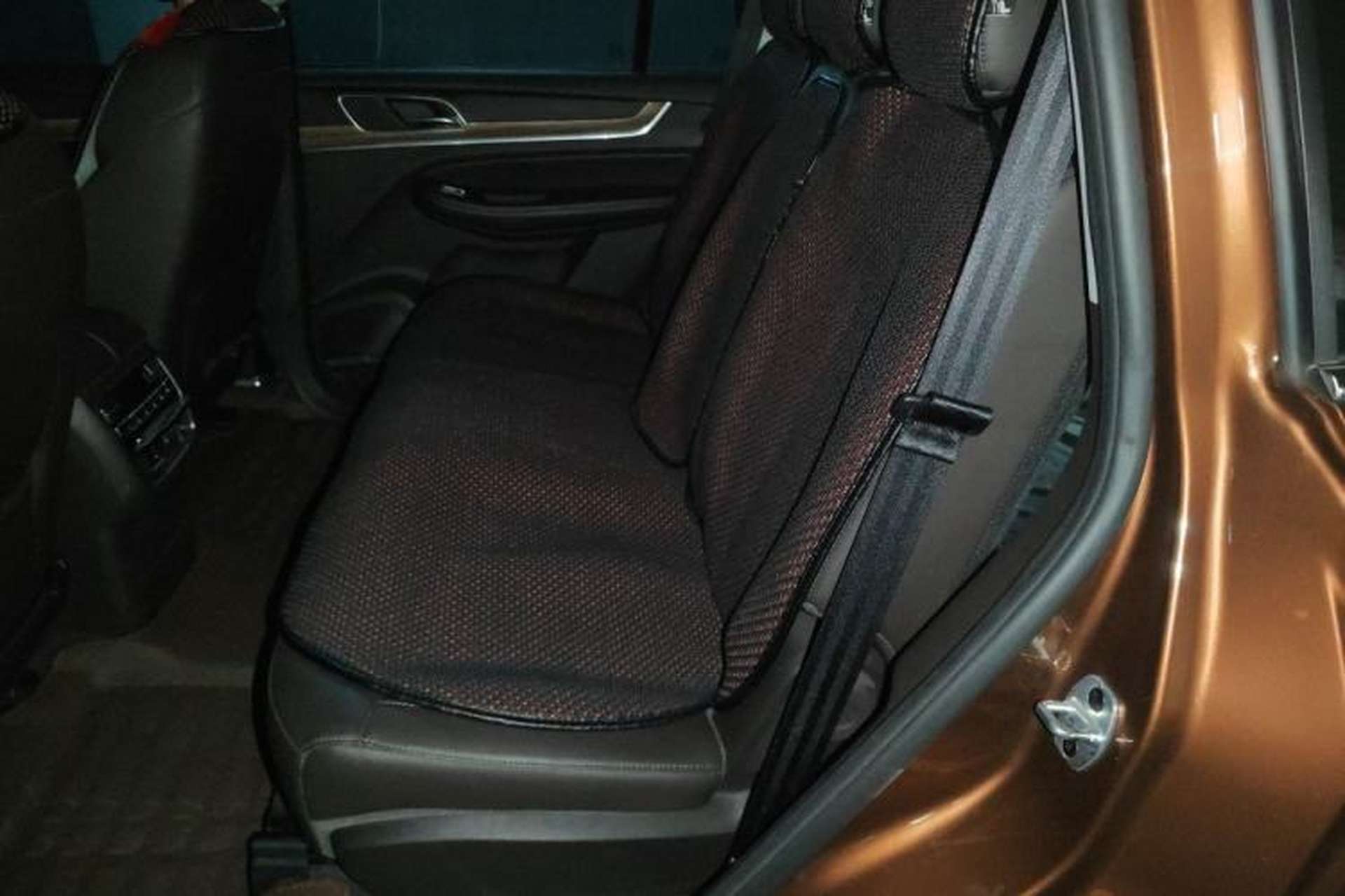 Used Roewe RX8 2018 30T Smart Connectivity Two-Wheel Drive Flagship Edition Left Rear Seat