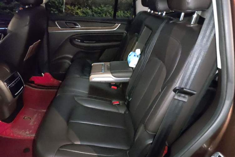 Used Roewe RX8 2018 30T Smart Connectivity Two-Wheel Drive Flagship Edition Left Rear Seat