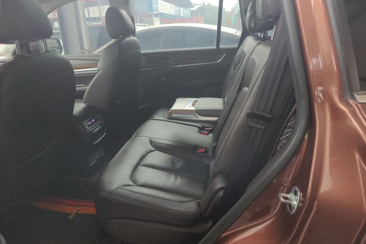 Used Roewe RX8 2018 30T Smart Connectivity Two-Wheel Drive Supreme Edition Left Rear Seat