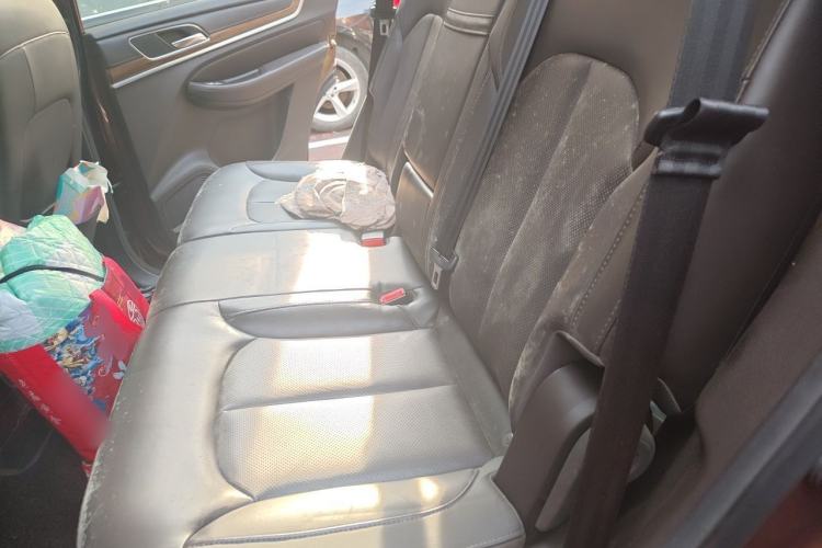 Used Roewe RX8 2018 30T Smart Connectivity Two-Wheel Drive Supreme Edition Left Rear Seat