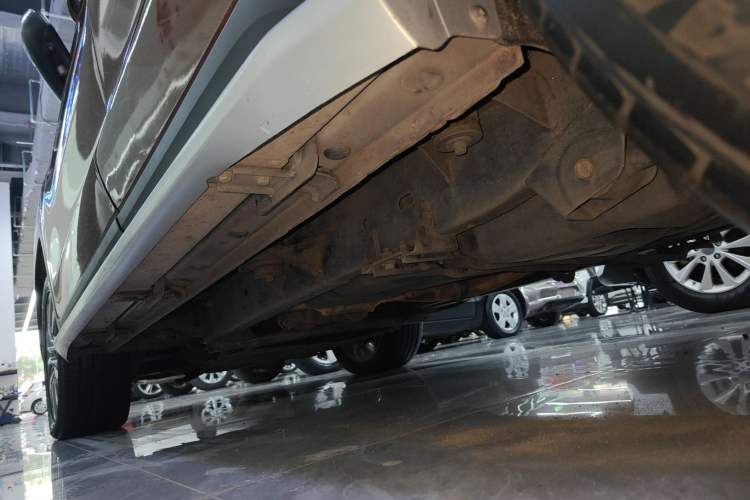 Used Roewe RX8 2018 30T Smart Connectivity All-Wheel Drive Supreme Edition Left Side Sill