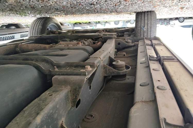 Used Roewe RX8 2018 30T Smart Connectivity All-Wheel Drive Supreme Edition Left Side Sill
