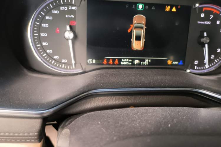 Used Roewe RX8 2018 30T Smart Connectivity All-Wheel Drive Supreme Edition Odometer Close Up