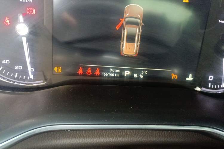 Used Roewe RX8 2018 30T Smart Connectivity Two-Wheel Drive Flagship Edition Odometer Close Up