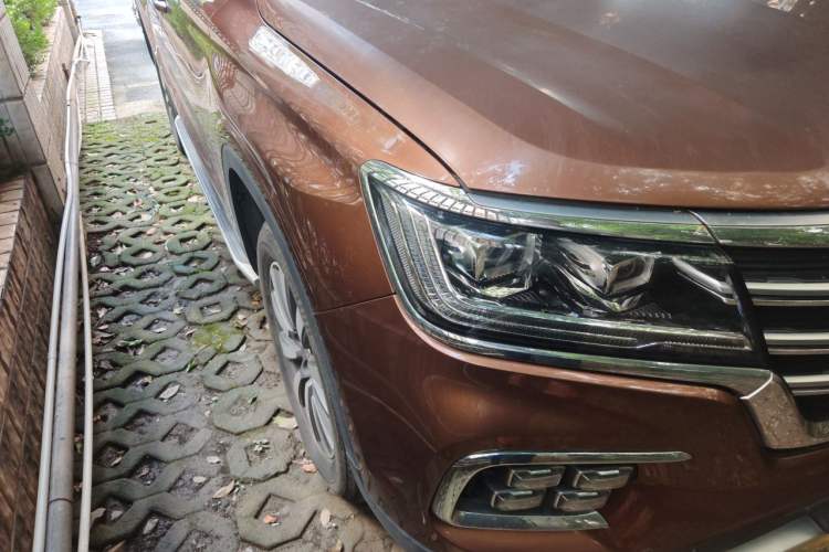 Used Roewe RX8 2018 30T Smart Connectivity Two-Wheel Drive Flagship Edition Right Front Headlight