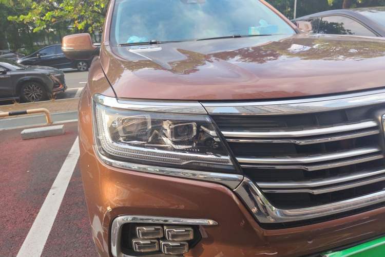 Used Roewe RX8 2018 30T Smart Connectivity Two-Wheel Drive Supreme Edition Right Front Headlight