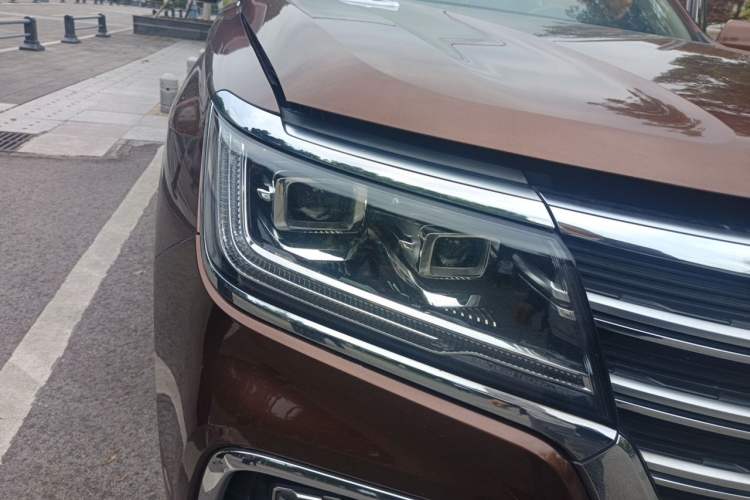 Used Roewe RX8 2018 30T Smart Connectivity All-Wheel Drive Supreme Edition Right Front Headlight