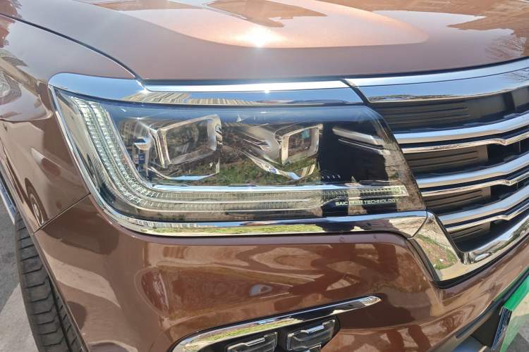Used Roewe RX8 2018 30T Smart Connectivity Two-Wheel Drive Flagship Edition Right Front Headlight