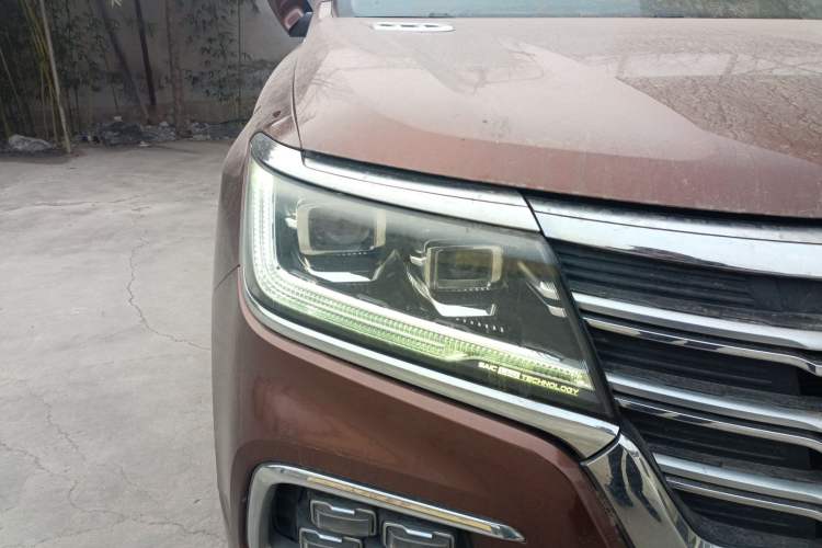 Used Roewe RX8 2018 30T Smart Connectivity Two-Wheel Drive Flagship Edition Right Front Headlight