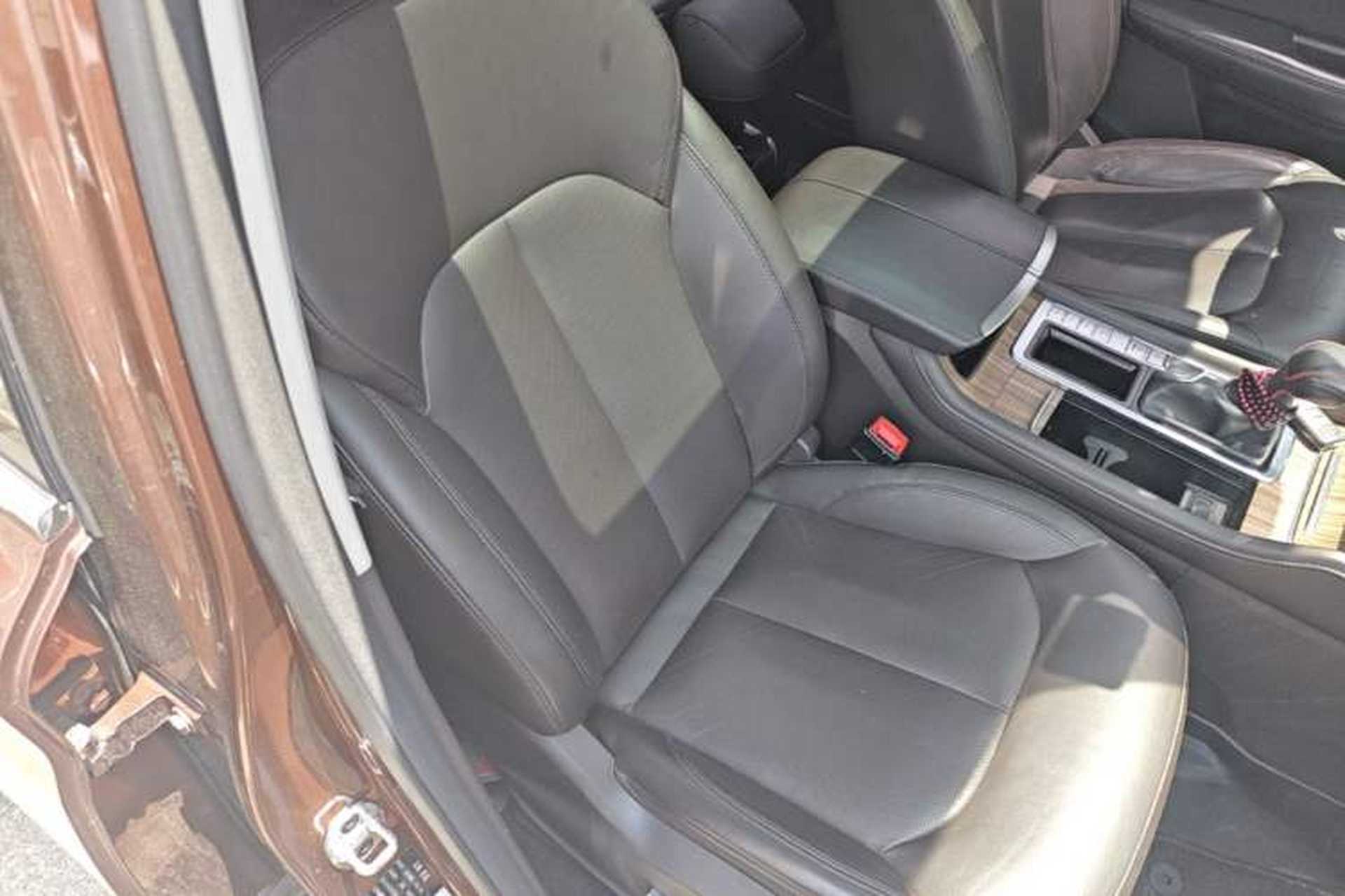 Used Roewe RX8 2018 30T Smart Connectivity Two-Wheel Drive Flagship Edition Right Front Seat