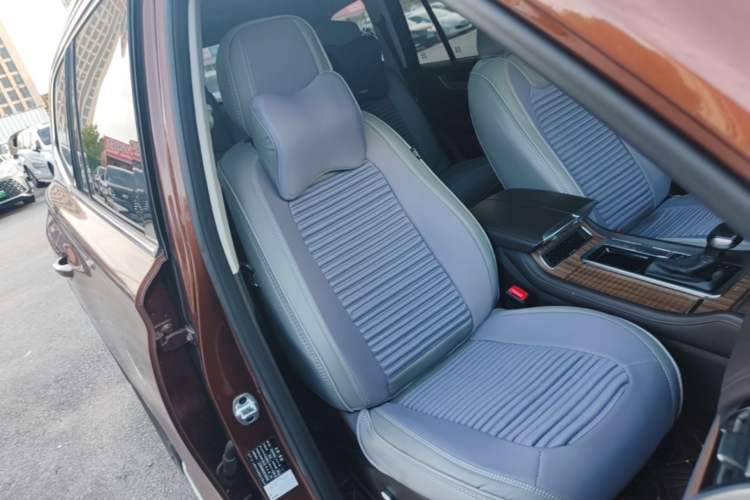 Used Roewe RX8 2018 30T Smart Connectivity Two-Wheel Drive Supreme Edition Right Front Seat