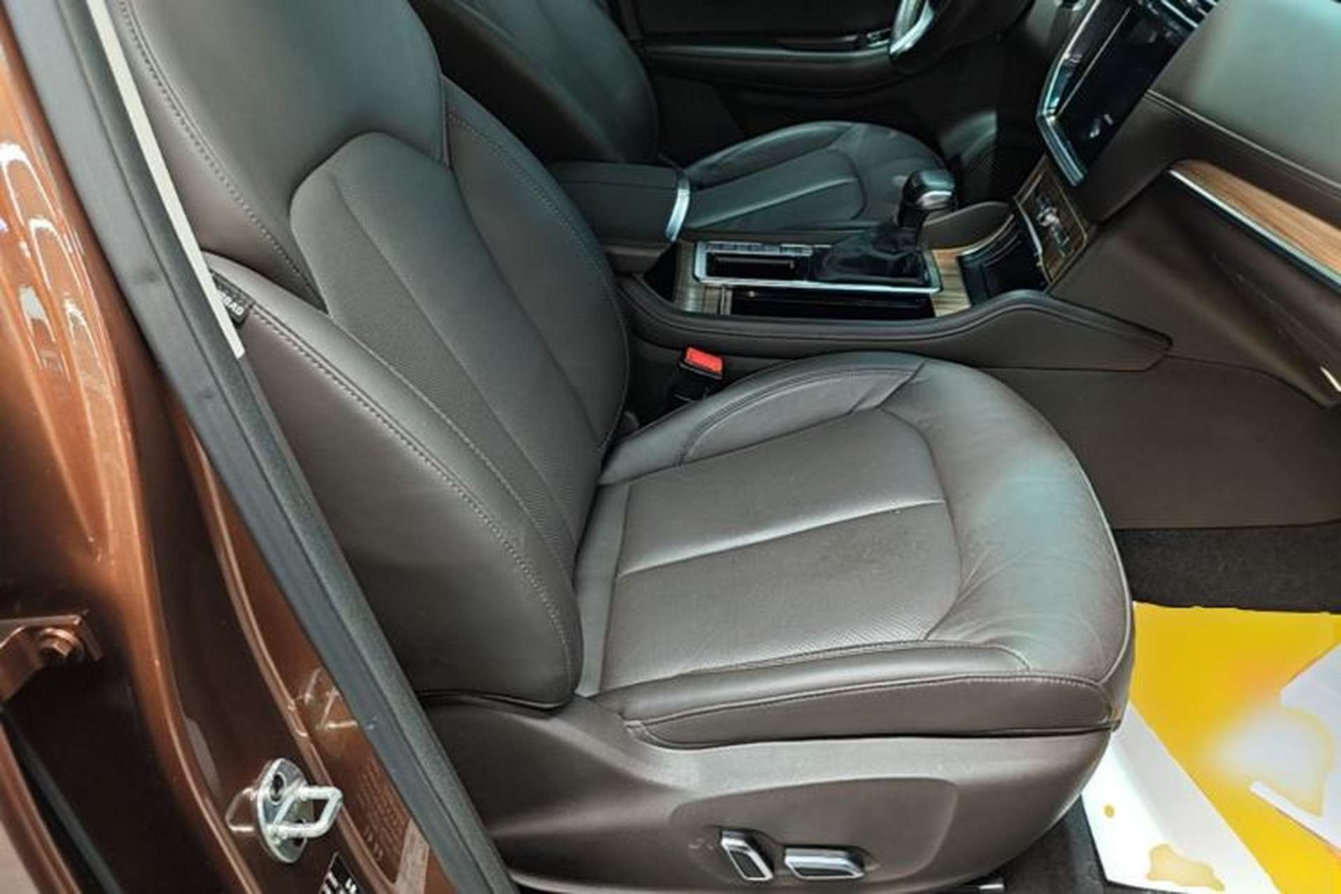 Used Roewe RX8 2018 30T Smart Connectivity Two-Wheel Drive Flagship Edition Right Front Seat