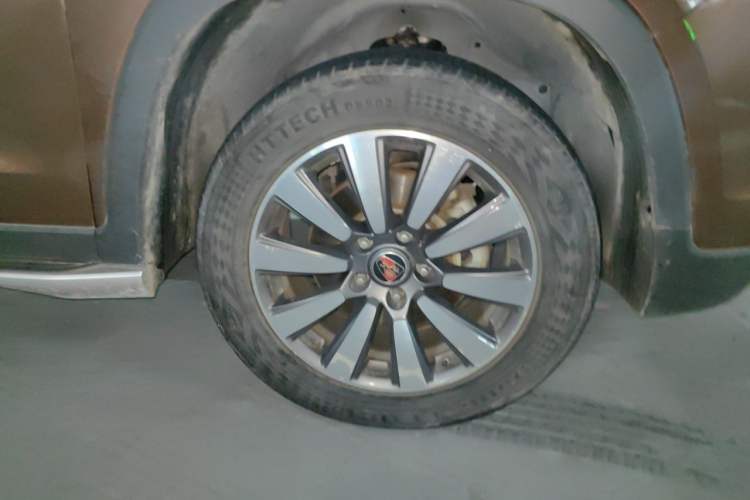 Used Roewe RX8 2018 30T Two-Wheel Drive Flagship Edition Right Front Wheel Hub