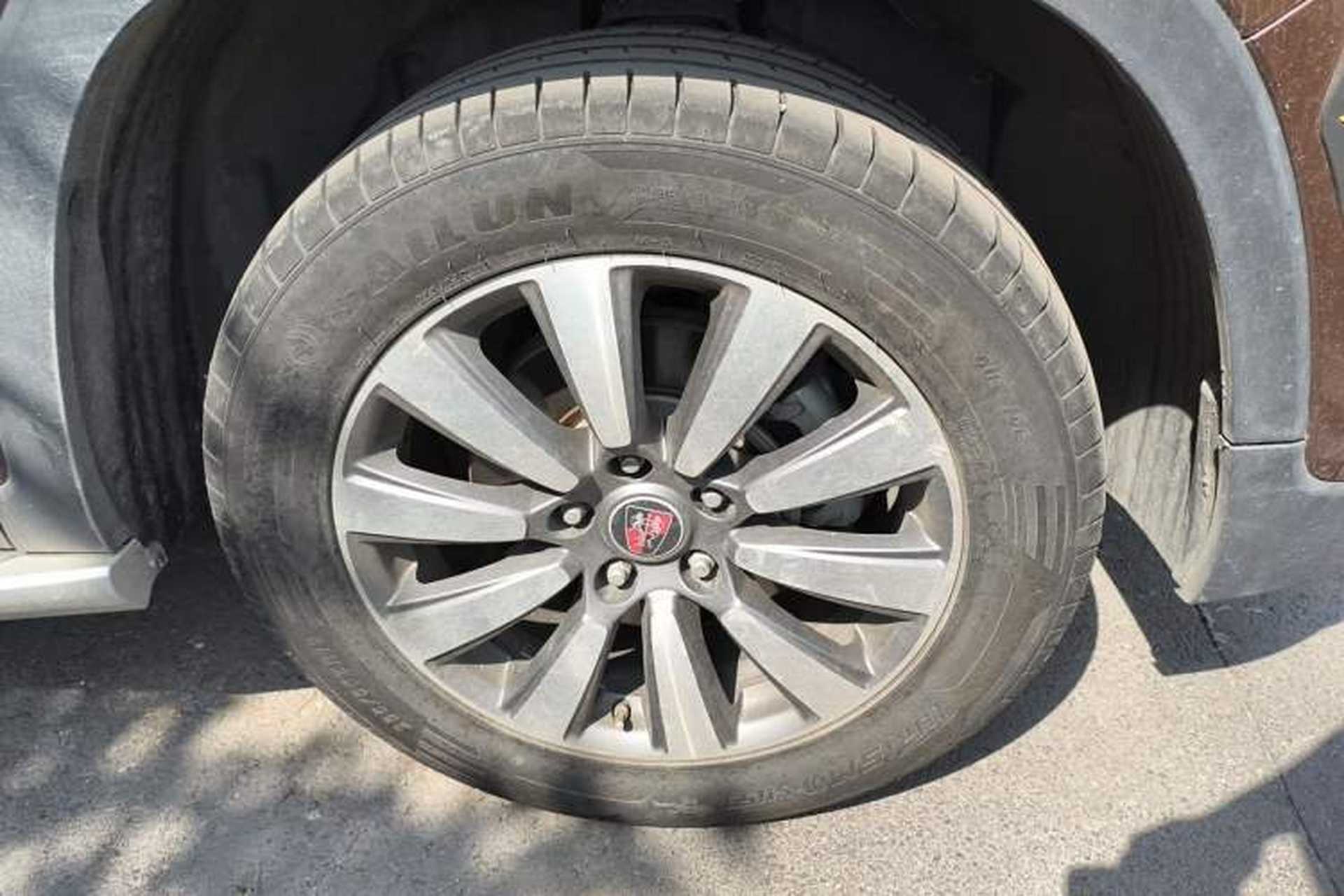 Used Roewe RX8 2018 30T Smart Connectivity Two-Wheel Drive Supreme Edition Right Front Wheel Hub